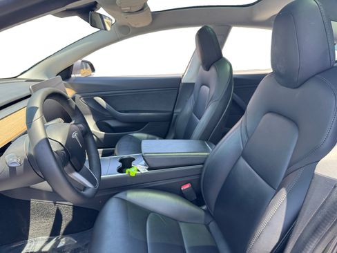 Used 2019 Tesla Model 3 Mid Range RWD image 9