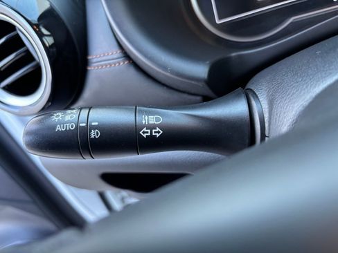 Used 2020 Nissan Kicks SR w/ Exterior Package image 18