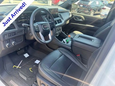 Used 2023 GMC Yukon SLT w/ SLT Premium Package AWD/4WD image 10