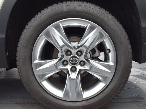 Used 2018 Toyota Highlander Limited image 9