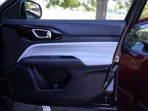 Used 2022 Jeep Compass Limited image 26