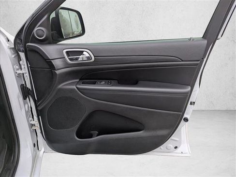 Used 2020 Jeep Grand Cherokee Altitude image 27