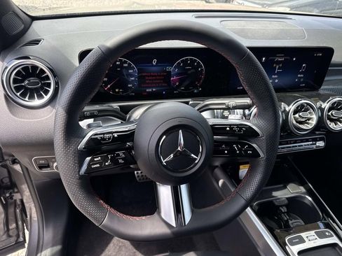 New 2026 Mercedes-Benz GLB 250 image 10