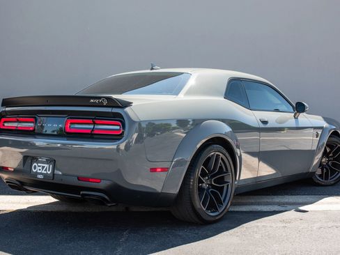 Used 2019 Dodge Challenger SRT Hellcat Redeye image 23