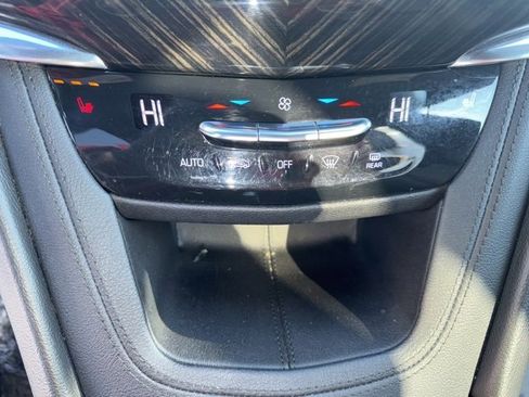 Used 2020 Cadillac XT6 Premium Luxury image 23