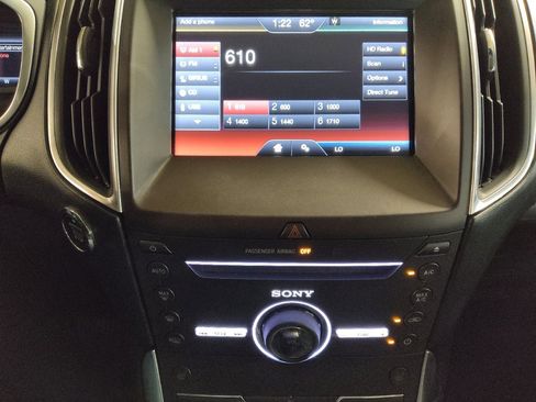 Used 2015 Ford Edge Titanium FWD image 25