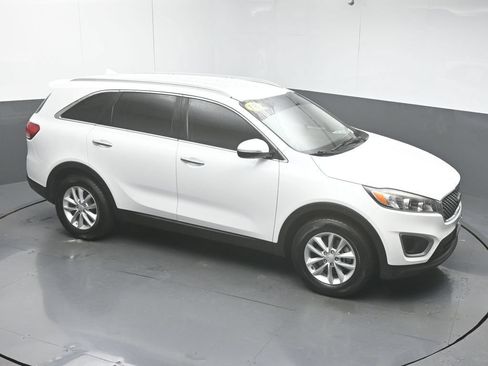 Used 2018 Kia Sorento FWD image 39