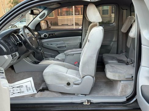 Used 2010 Toyota Tacoma 2WD Access Cab image 16