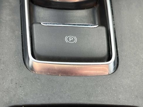 Used 2022 Ford Edge SE w/ Black Appearance Package image 23