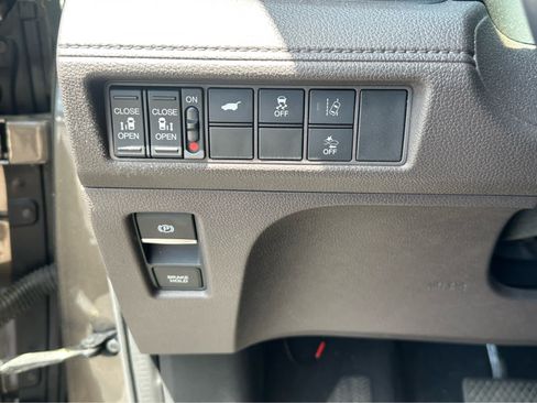 Used 2019 Honda Odyssey EX-L image 19