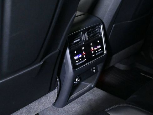 Certified 2022 Porsche Cayenne Turbo S AWD/4WD image 20