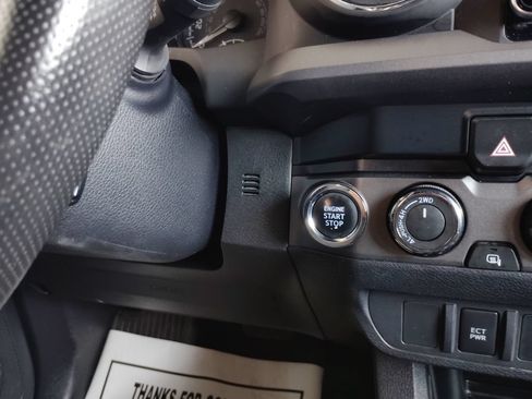 Used 2023 Toyota Tacoma TRD Sport AWD/4WD image 29