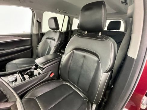 Used 2023 Jeep Grand Cherokee Limited AWD/4WD image 6