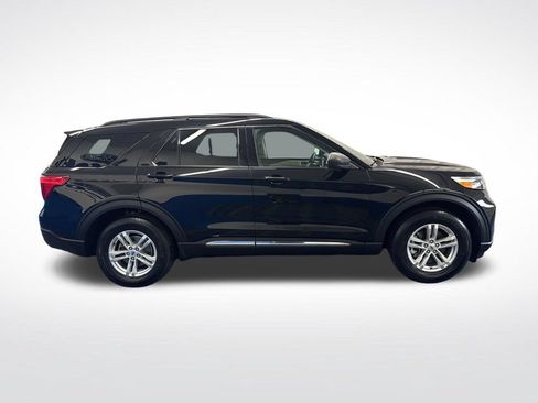 Used 2023 Ford Explorer XLT AWD/4WD image 6