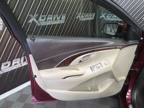 Used 2016 Buick LaCrosse FWD image 18