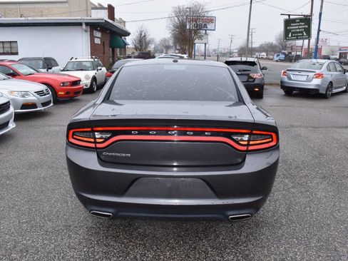 Used 2015 Dodge Charger SE image 7