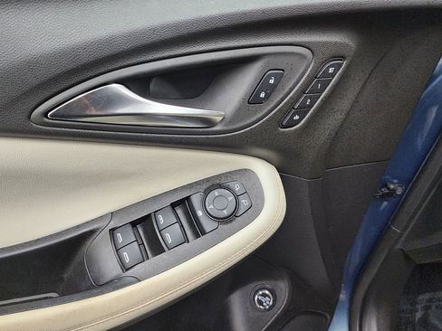 Used 2024 Buick Encore GX Avenir w/ Avenir Convenience Package image 10