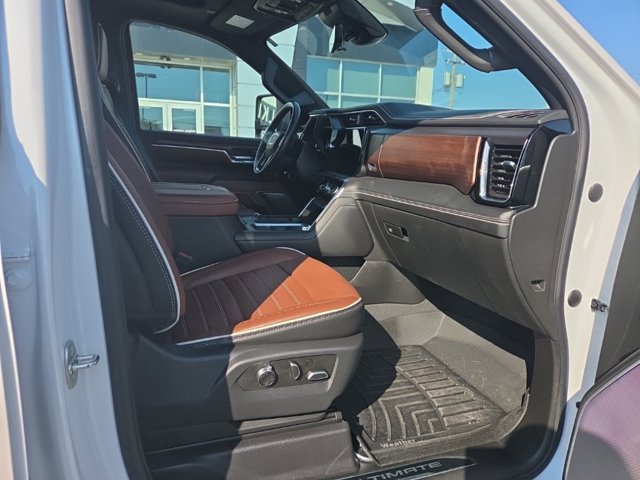 Used 2024 GMC Sierra 3500 Denali Ultimate AWD/4WD image 17