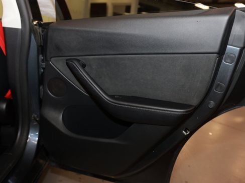 Used 2022 Tesla Model Y Long Range image 21