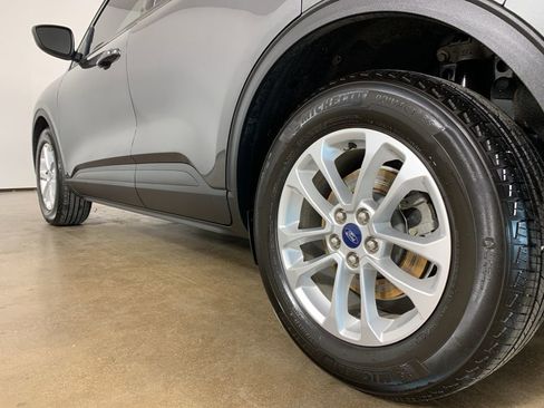 Used 2020 Ford Escape SE image 15