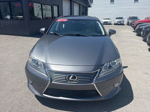 Used 2015 Lexus ES 350 w/ Premium Package FWD image 9