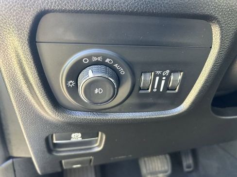 Used 2024 Jeep Grand Cherokee Limited w/ Luxury Tech Group II AWD/4WD image 17