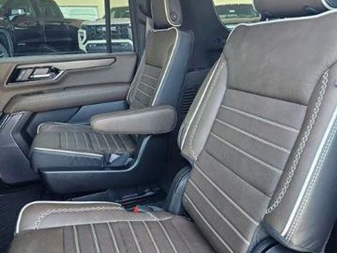 New 2026 GMC Yukon XL Denali Ultimate image 18