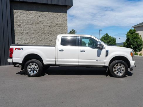 Used 2017 Ford F350 Platinum w/ Platinum Ultimate Package AWD/4WD image 8