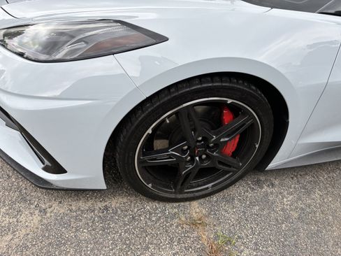 Used 2021 Chevrolet Corvette Stingray Premium Conv w/ Z51 Performance Package RWD image 5