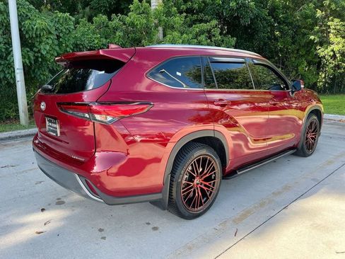 Used 2020 Toyota Highlander Limited FWD image 7