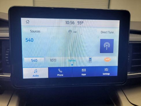 Used 2022 Ford Explorer XLT w/ Equipment Group 202A AWD/4WD image 25