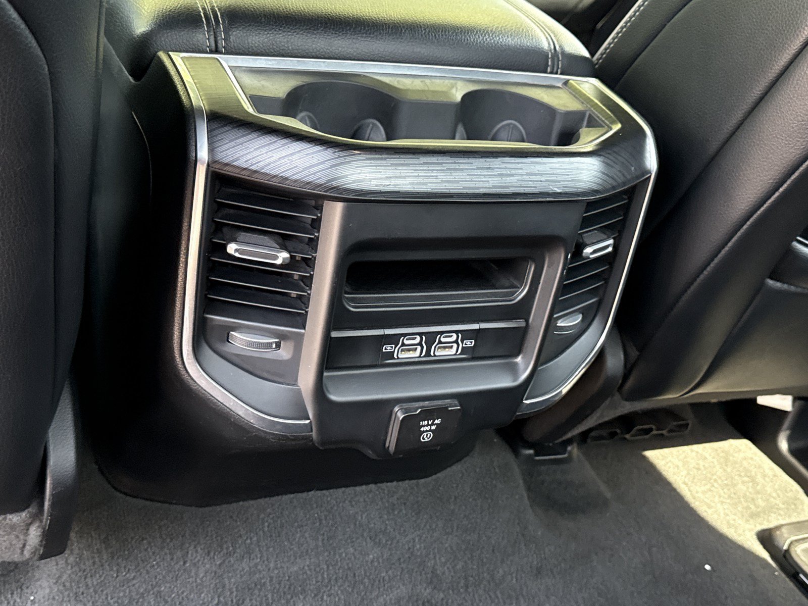 Used 2024 RAM 1500 Laramie AWD/4WD image 15