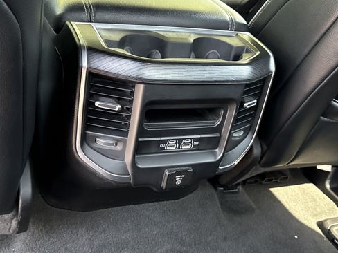 Used 2024 RAM 1500 Laramie AWD/4WD image 15
