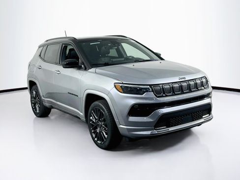 Used 2022 Jeep Compass High Altitude AWD/4WD image 3