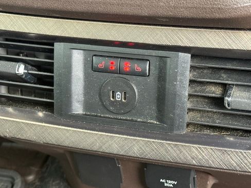 Used 2024 Ford F350 King Ranch w/ FX4 Off-Road Package image 15