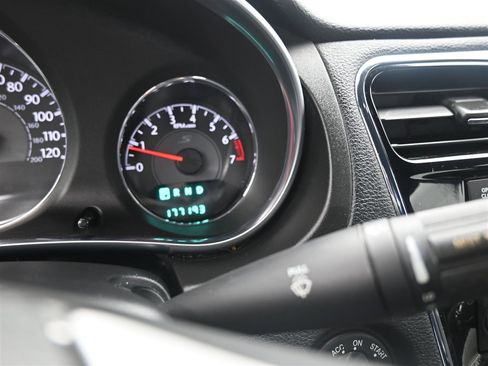 Used 2012 Chrysler 200 S image 15