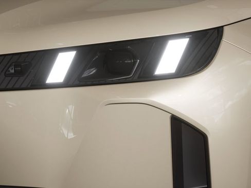 New 2026 BMW iX xDrive60 image 33