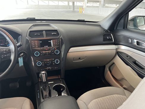 Used 2018 Ford Explorer 4WD image 11