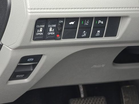 Used 2018 Honda Odyssey Elite image 43