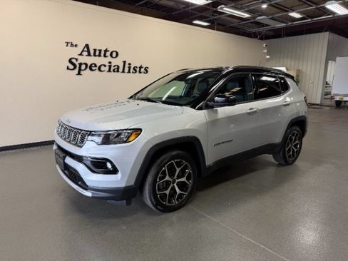 Used 2025 Jeep Compass Limited AWD/4WD image 1