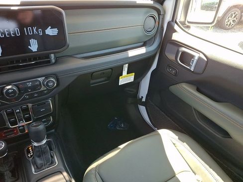New 2026 Jeep Gladiator Mojave AWD/4WD image 12