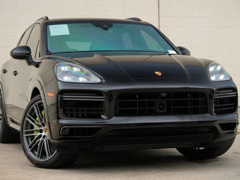 Used 2021 Porsche Cayenne Turbo S AWD/4WD image 4