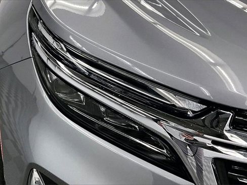 Used 2024 Chevrolet Equinox Premier image 30