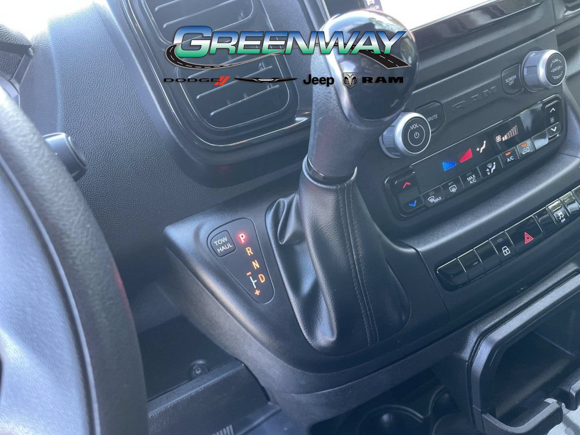 Used 2025 RAM ProMaster 2500 w/ U-Haul Equipment Group FWD image 22
