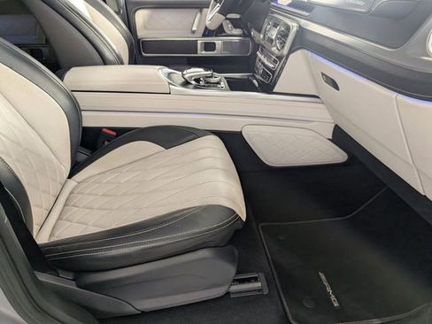 Used 2023 Mercedes-Benz G 550 image 32