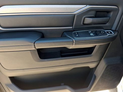 Used 2024 RAM 2500 Tradesman w/ Chrome Appearance Group image 10