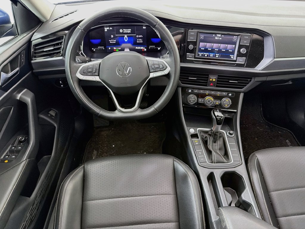 Used 2024 Volkswagen Jetta SE FWD image 25