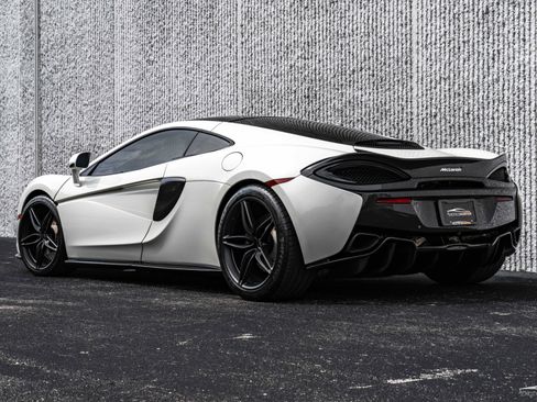 Used 2017 McLaren 570S image 3