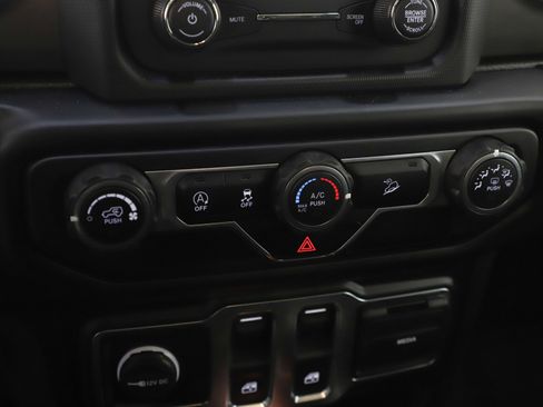 Used 2020 Jeep Wrangler Sport AWD/4WD image 21