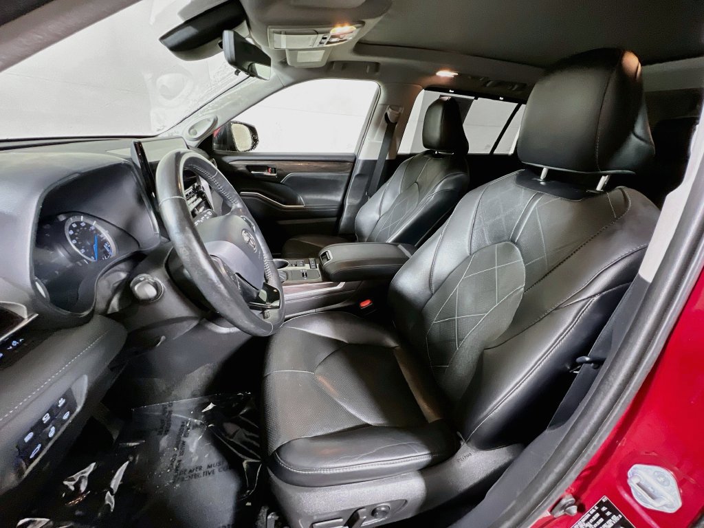 Certified 2021 Toyota Highlander Platinum AWD/4WD image 17